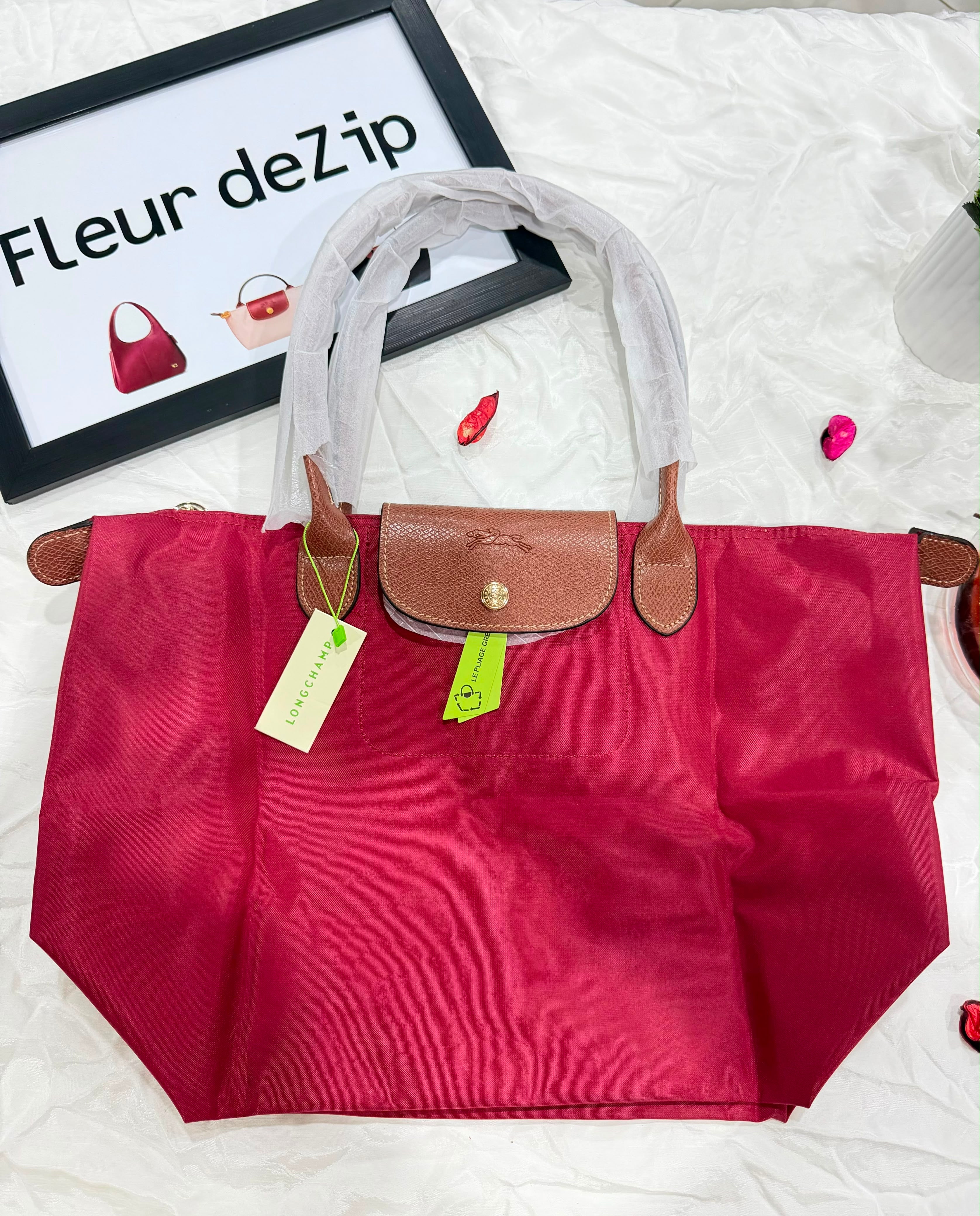 Longchamp Tote Large - Red
(WITH BRAND LOGO)