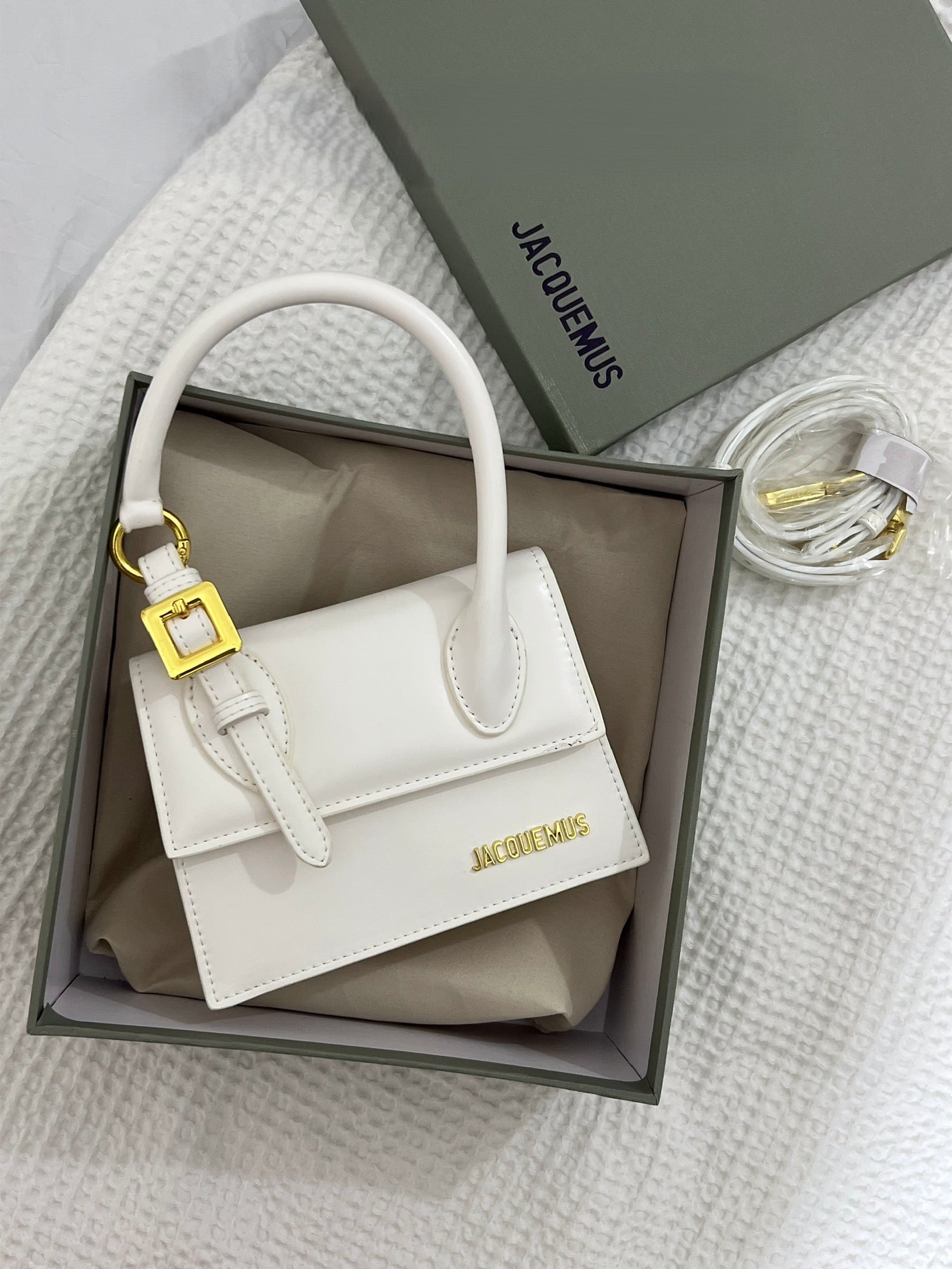 JACQUEMUS WHITE (SMALL)
