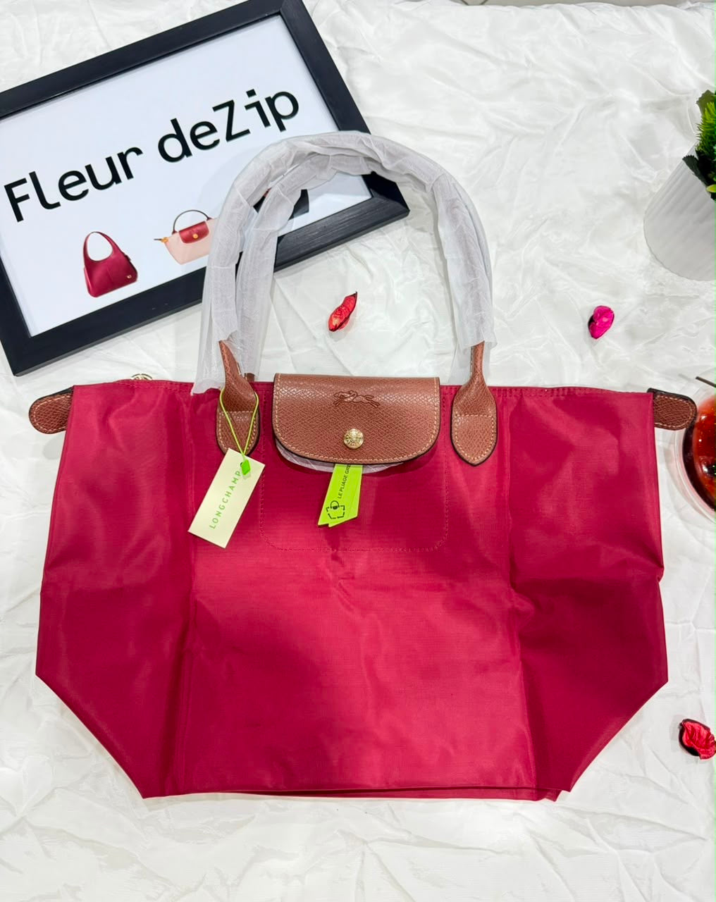 Longchamp Tote Large - Red
(WITH BRAND LOGO)