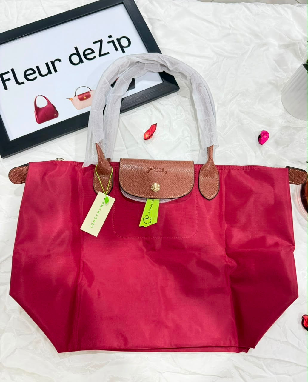 Longchamp Tote Large - Red
(WITH BRAND LOGO)