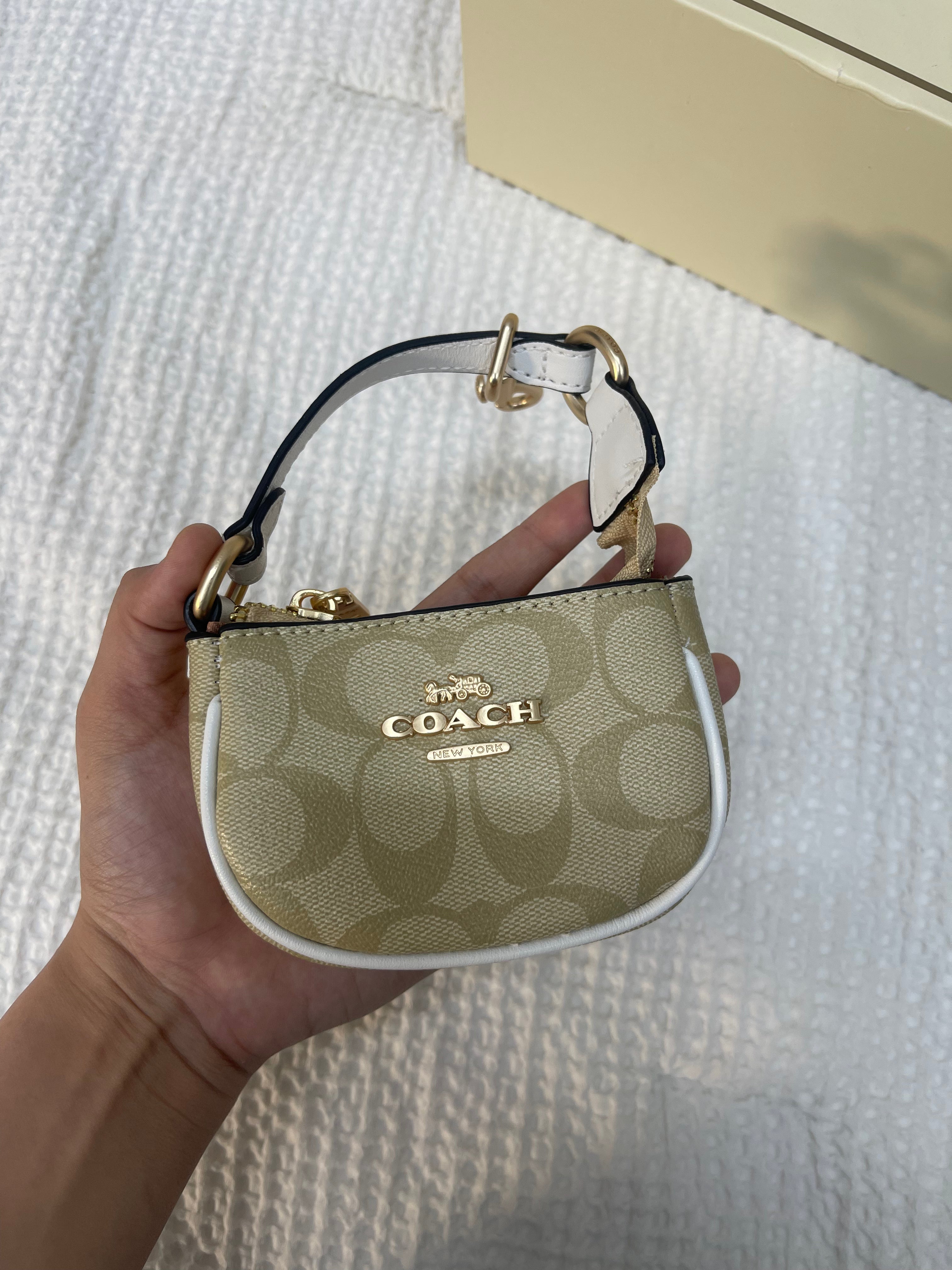 Coach inspired wallet ( WITHOUT CHERRY)