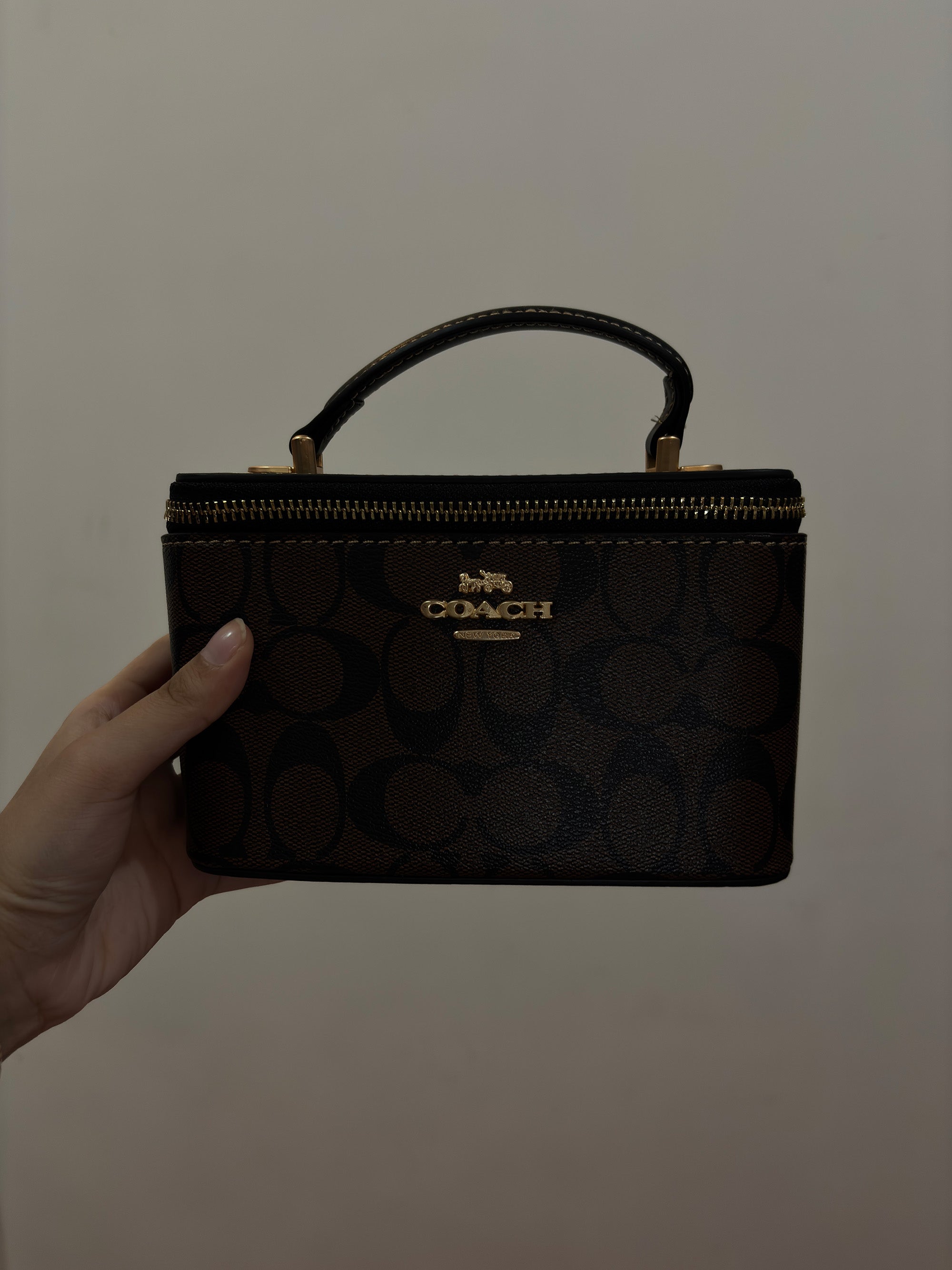 Coach Signature Canvas Vanity - Dark Brown