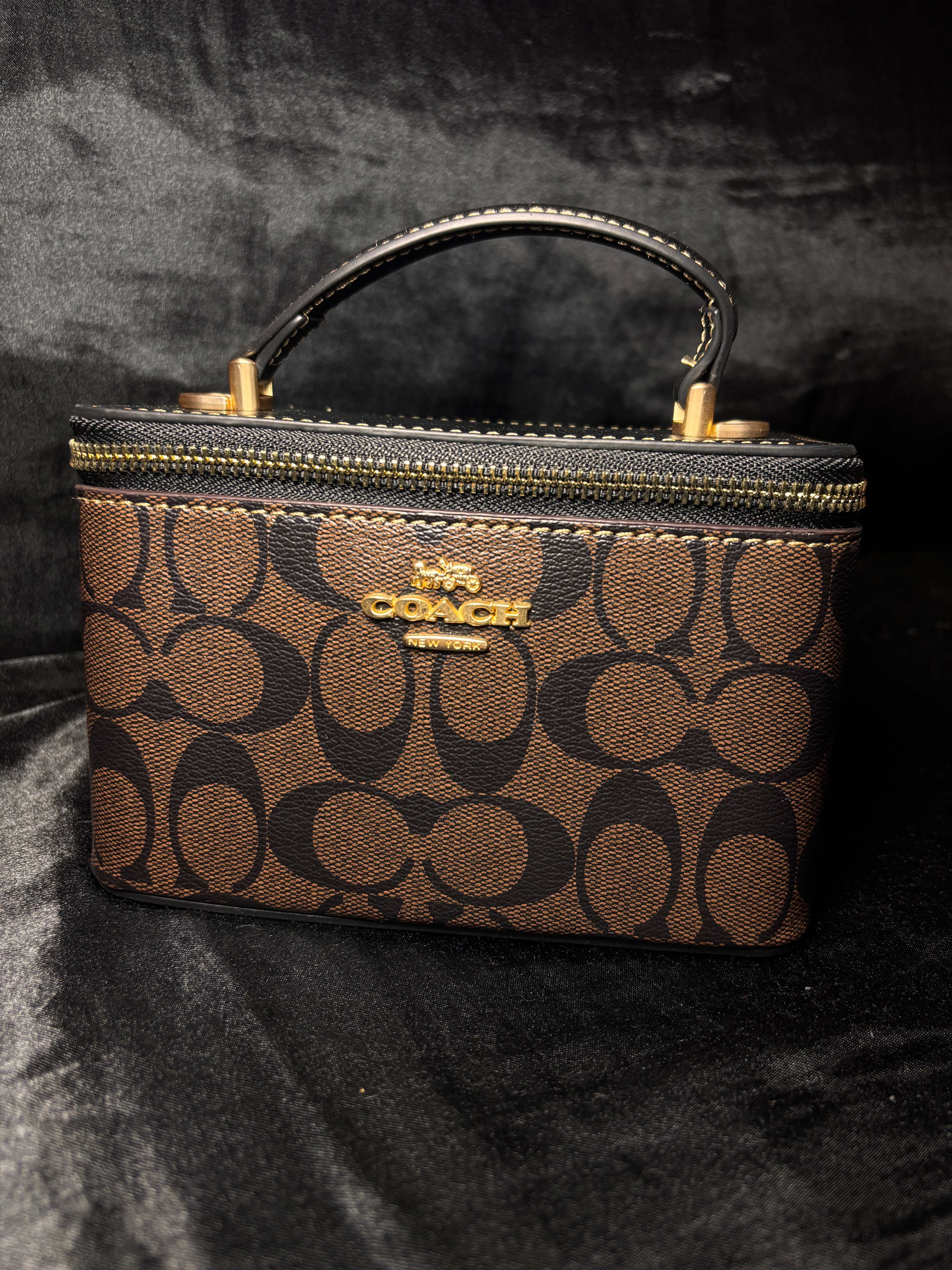 Coach Signature Canvas Vanity - Brown