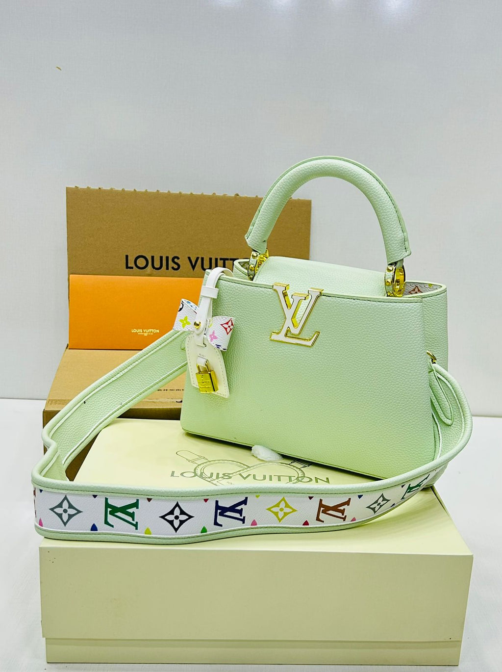 LOUIS VUITTION- Capucines BB Green