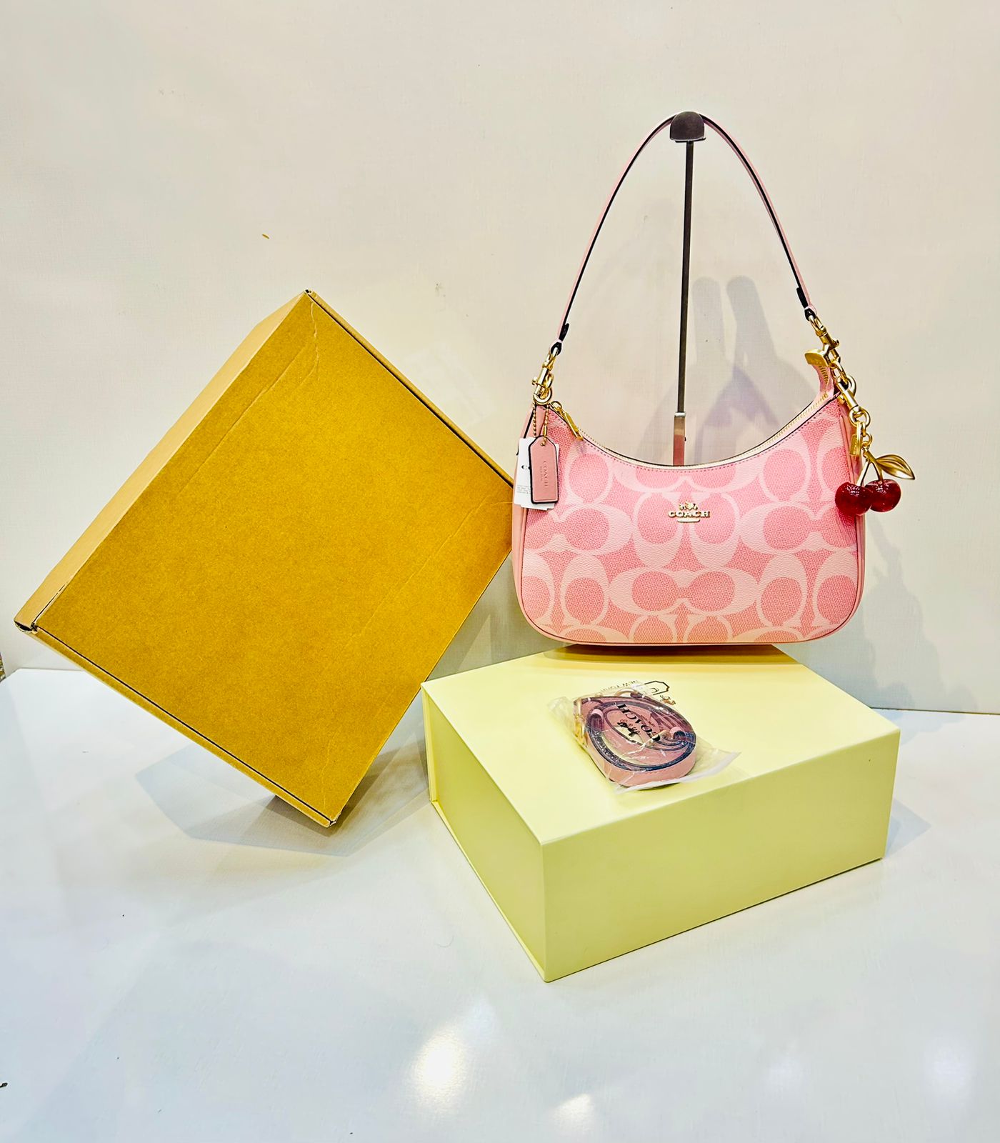 Coach - Teri Shoulder Cherry Bag Pink