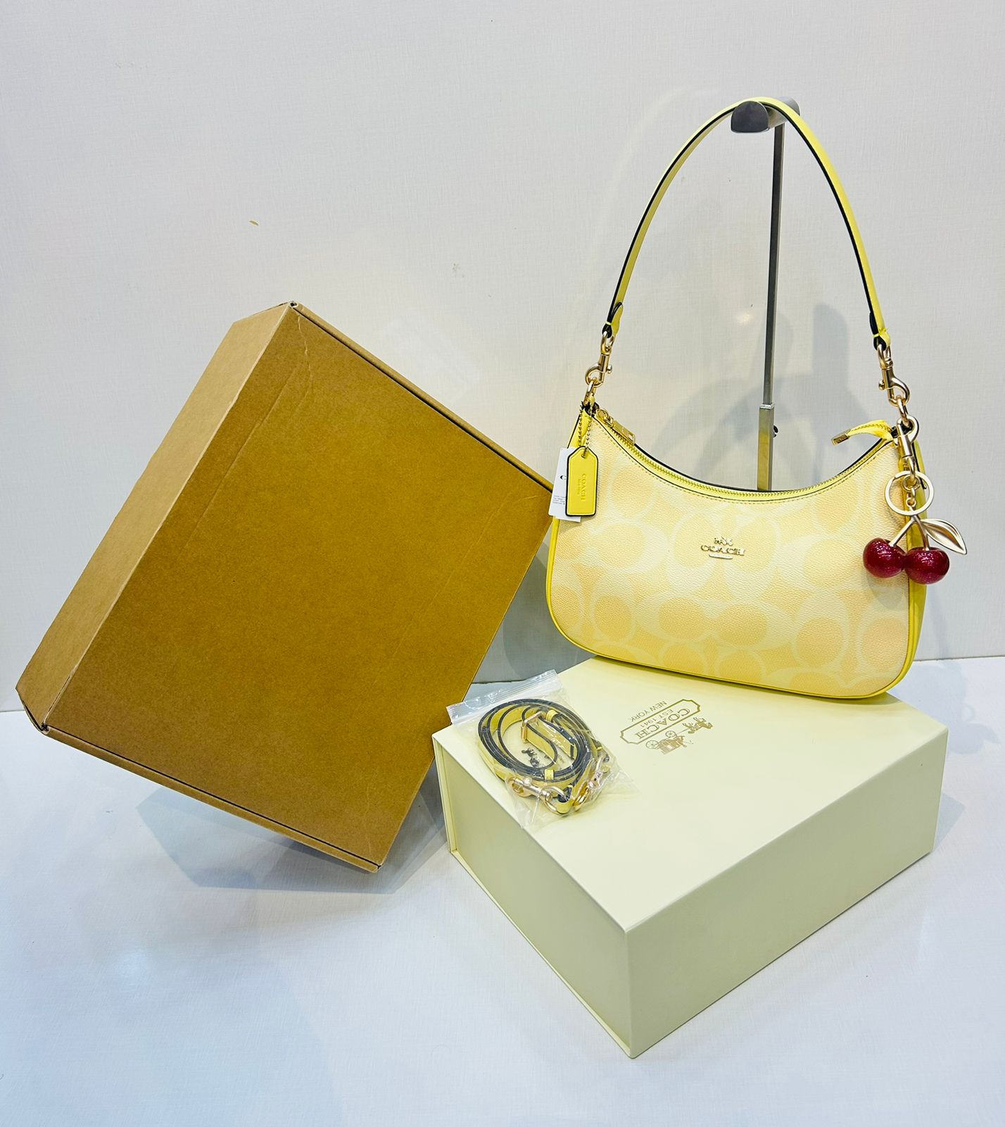 Coach - Teri Shoulder Cherry Bag Yellow