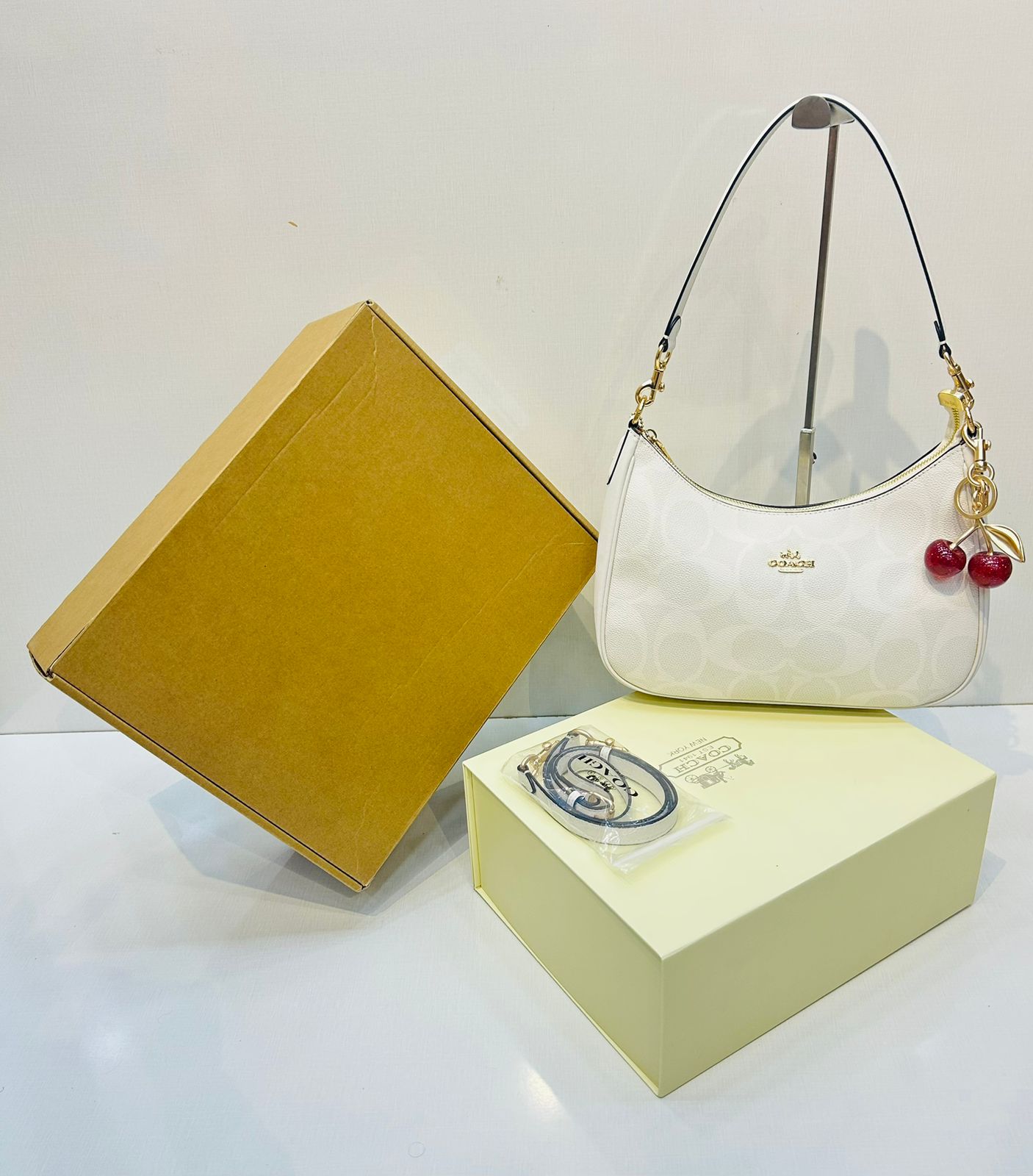 Coach - Teri Shoulder Cherry Bag White