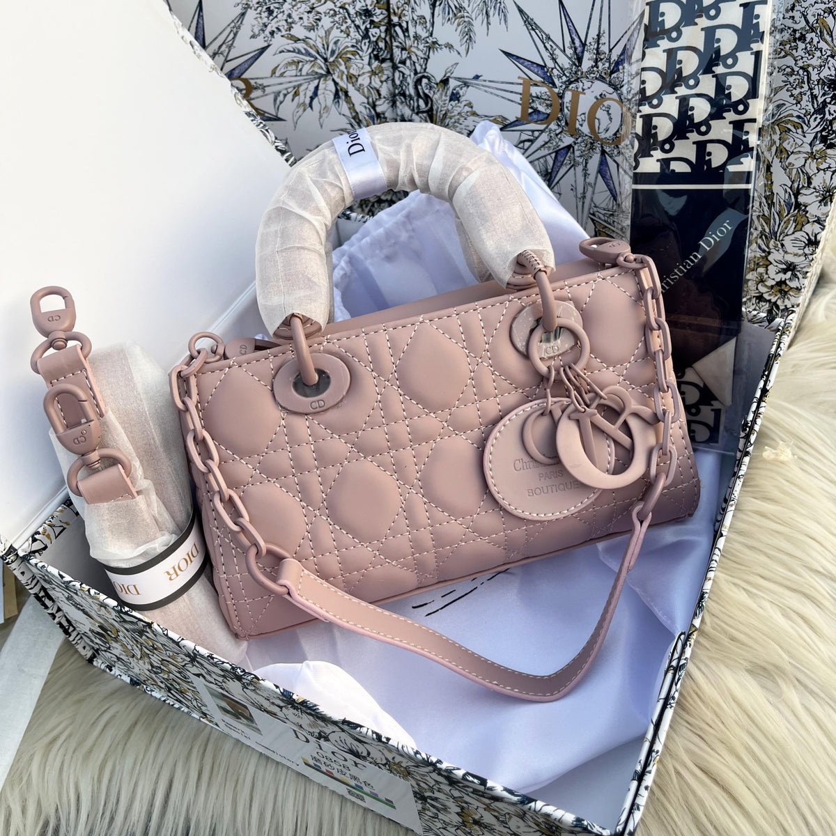 DIOR Master quality Handbag Short and long streps