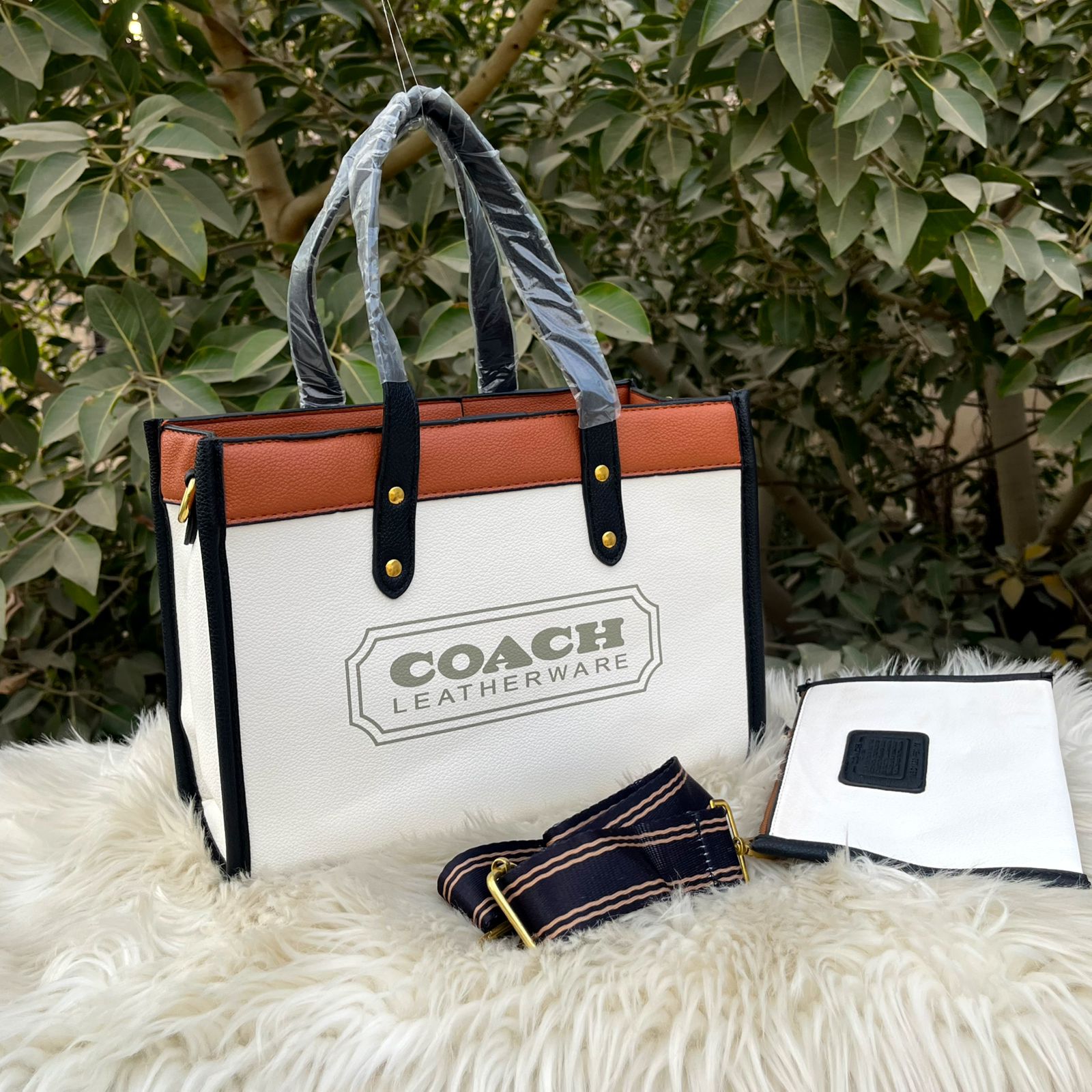 COACH FIELD TOTE 30