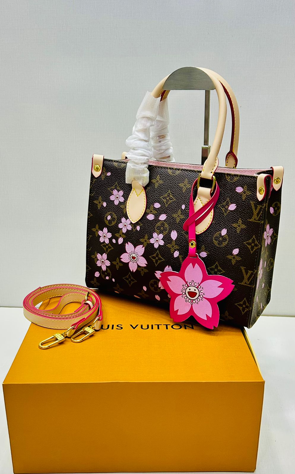 LOUIS VUITTION - Cherry Blossom Tote Bag